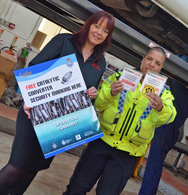 Thirsk-cat-marking-Jane-Kendall-RWS-and-PCSO-Lucy-Walker