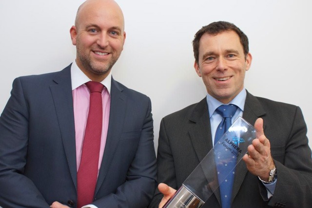 High Performance Solar Solution! Oracle Finance’s Peter Brook (left) and Andy King with their Alphera Broker of the Year trophy
