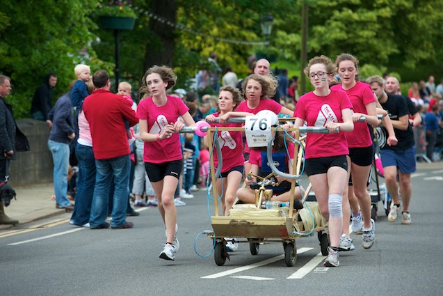 Knaresborough Bed Race 2012 (7)