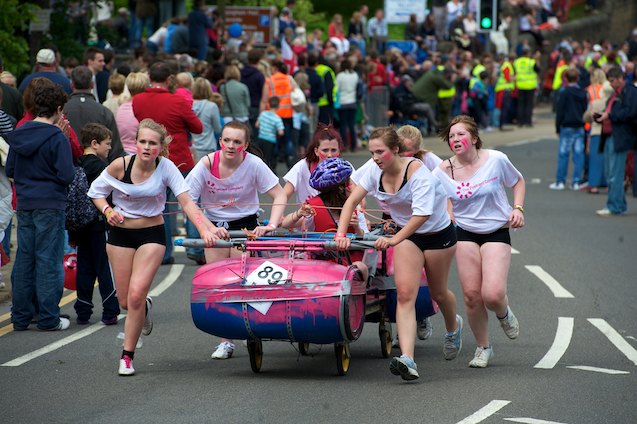 Knaresborough Bed Race 2012 (5)