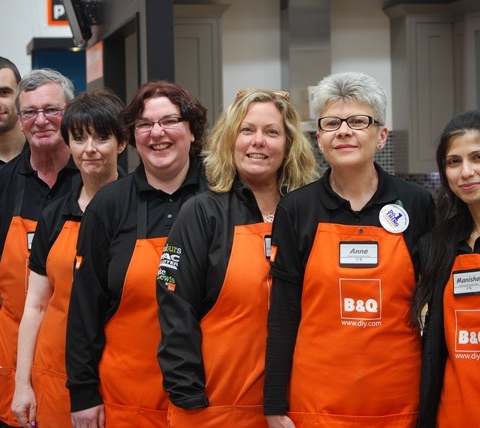 Harrogate-B&Q-Midnight-Walk-team