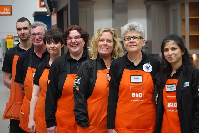 Harrogate-B&Q-Midnight-Walk-team