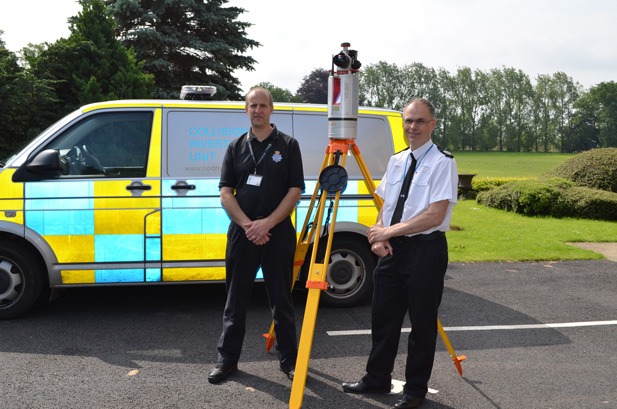 Acting Sergeant Dave Foster and Assistant Chief Constable Iain Spittal with the scanner Acting Sergeant Dave Foster and Assistant Chief Constable Iain Spittal with the scanner