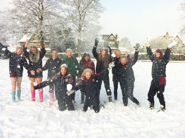 Girls-in-snow