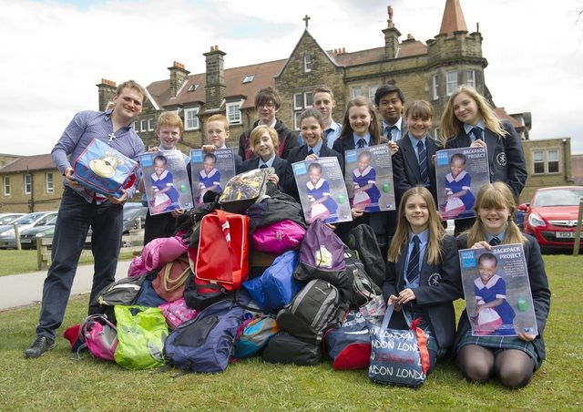 Ric Slatter & SJF Pupils with some of their Bags for Africa Ric Slatter & SJF Pupils with some of their Bags for Africa