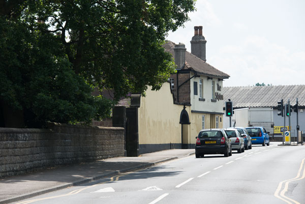 Skipton-pub-side-road