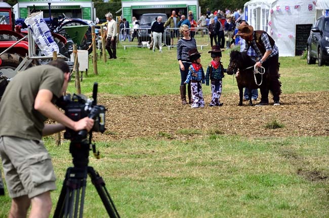 CbeeBies filming the Mounted Fancy Dress