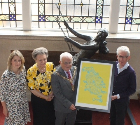 Artist Anita Bowerman, Mayoress of Harrogate Coun Mrs Shirley Fawcett, Mayor of Harrogate Coun Jim Clark and Karl Blackshaw of Harrogate Organisers at the Council Offices with the framed print