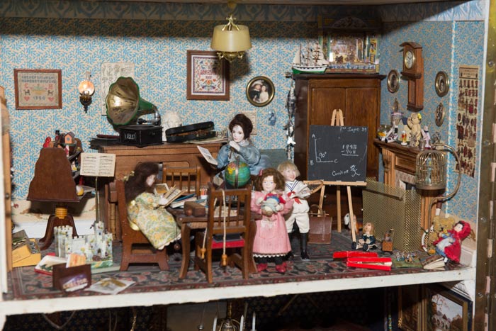 Dolls-House-Room-Newby-Hall