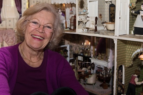 World-renowned miniaturist Caroline Hamilton