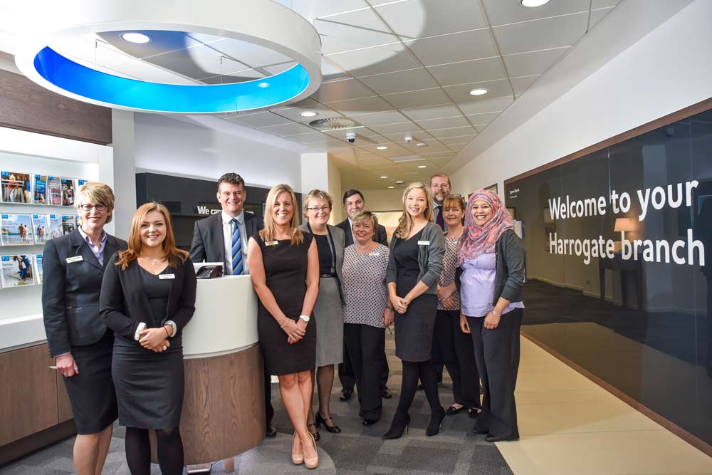 Yorkshire-Bank-Harrogate---Branch-Manager-Sarah-I'Anson-(4th-from-left)-with-the-team