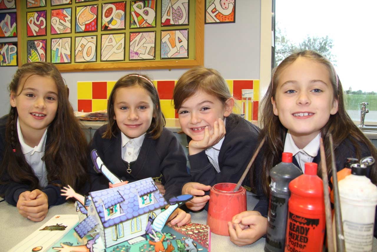 Children of St. Wilfrid’s Primary School, Ripon, planning their Alice In Wonderland mural for Lockwood’s restaurant. Left to right: Annabelle (9), Josephine (9), Isabella (7) and Evelyn (7)