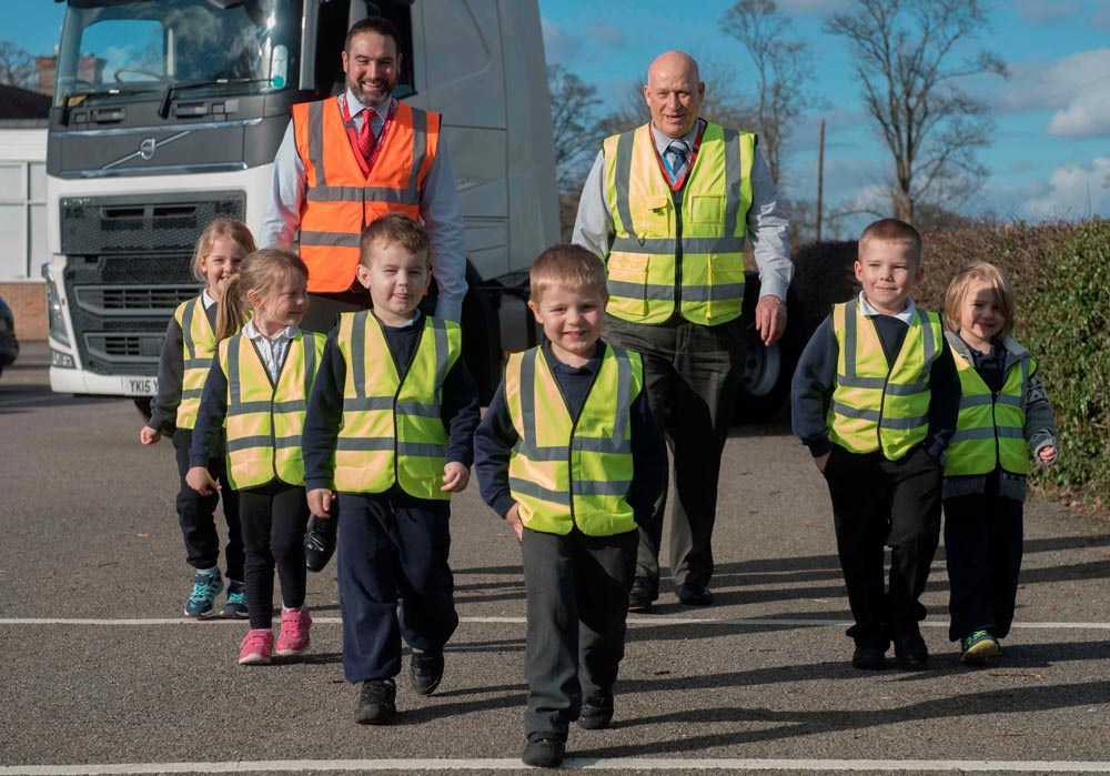 Boroughbridge Primary School pupils Abi Ross, Laila Brear, Lewis Pitts, Rupert Westbury, Lindon Croyle and Hugo Brown with Paul Satariano and Frank Appleton of Reed Boardall