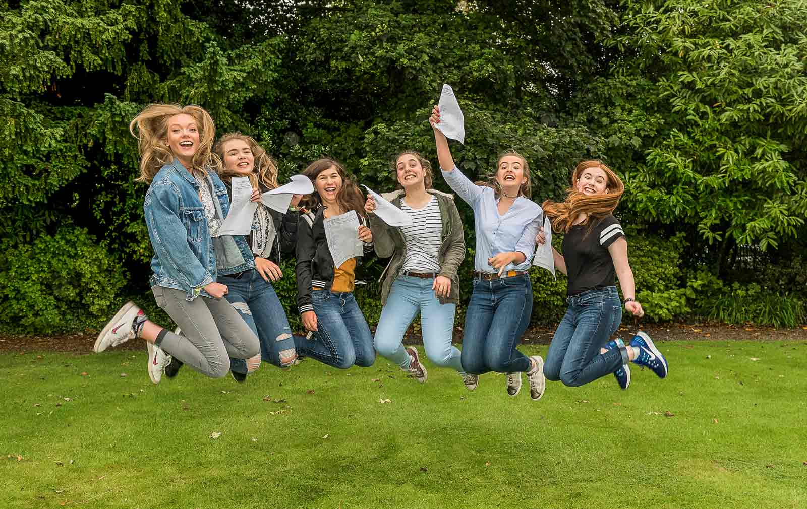 Harrogate-Ladies'-College---GCSE-results-photo-4---the-jump-shot