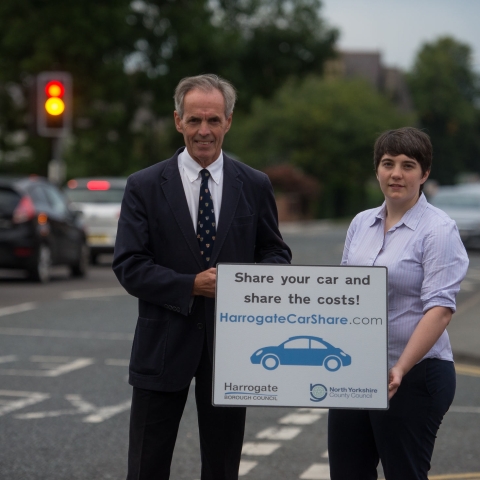 Harrogate Borough Council’s Cabinet Member for Sustainable Transport, Councillor Rebecca Burnett joined Councillor Don Mackenzie, North Yorkshire County Council’s Executive Member for Highways, and harrrogatecarshare.com members to unveil the new signs