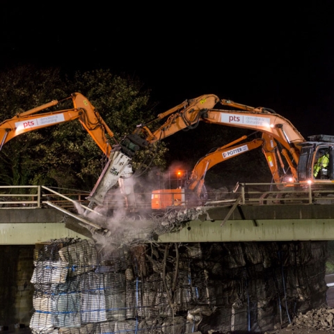 the original Fort Bridge during demolition
