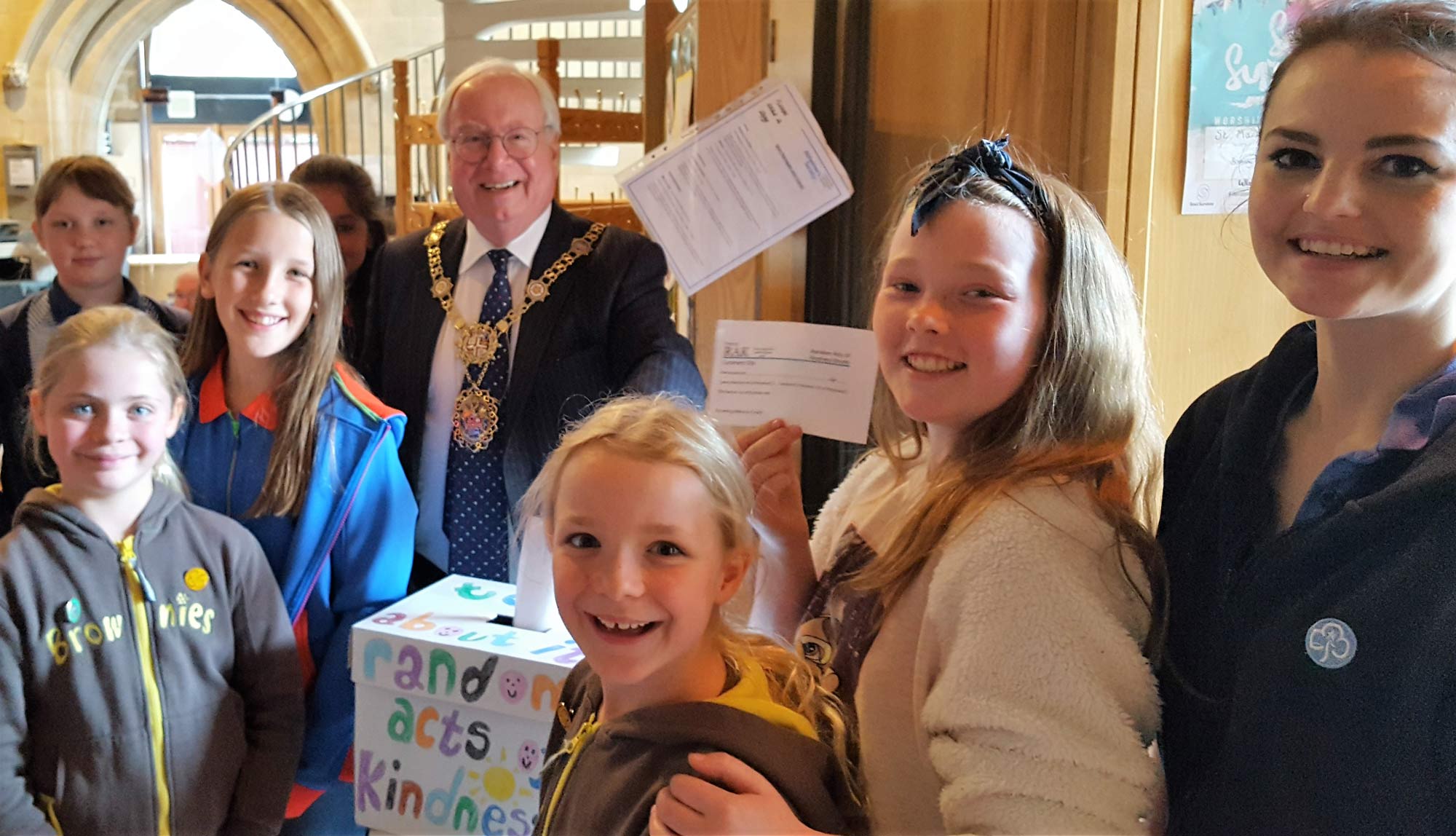 The Oatlands Community Group recently welcomed the Harrogate Mayor, Councillor Nick Brown as he launched Random Acts of Kindness for the month of October.