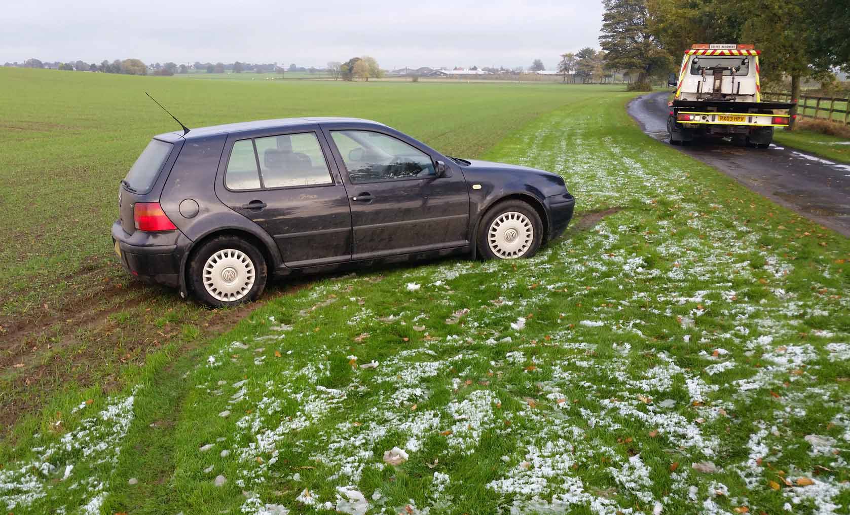 poachers-car