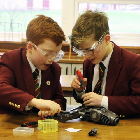 Clean Sweep! Ashville engineering students learn from the James Dyson Foundation Engineering Box