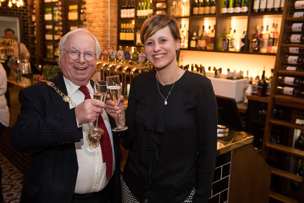 The-Mayor-of-Harrogate-celebrates-the-opening-of-All-Bar-One-Harrogate
