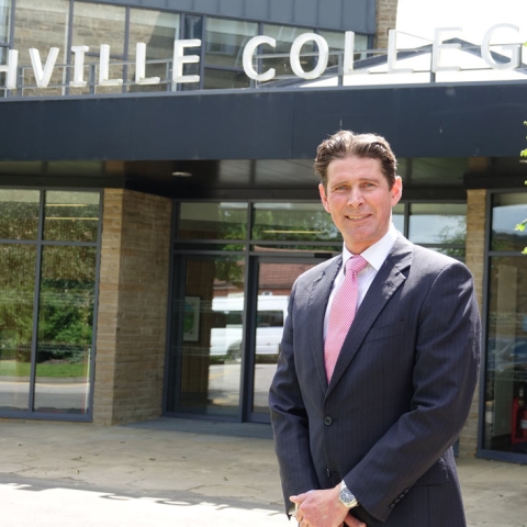 ichard Marshall, formerly Headmaster of Bury Grammar School Boys, has become Ashville College’s tenth Headmaster