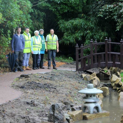 Johnny Clasper (Stone Mason/Sculptor), Russell Towers (TWS Managing Director); Ann Beeby (Friends of Valley Garden); Liz Chidlow (Friends of Valley Garden) and Robert Wood (TWS Site Manager) at the Japanese Garden in Valley Gardens