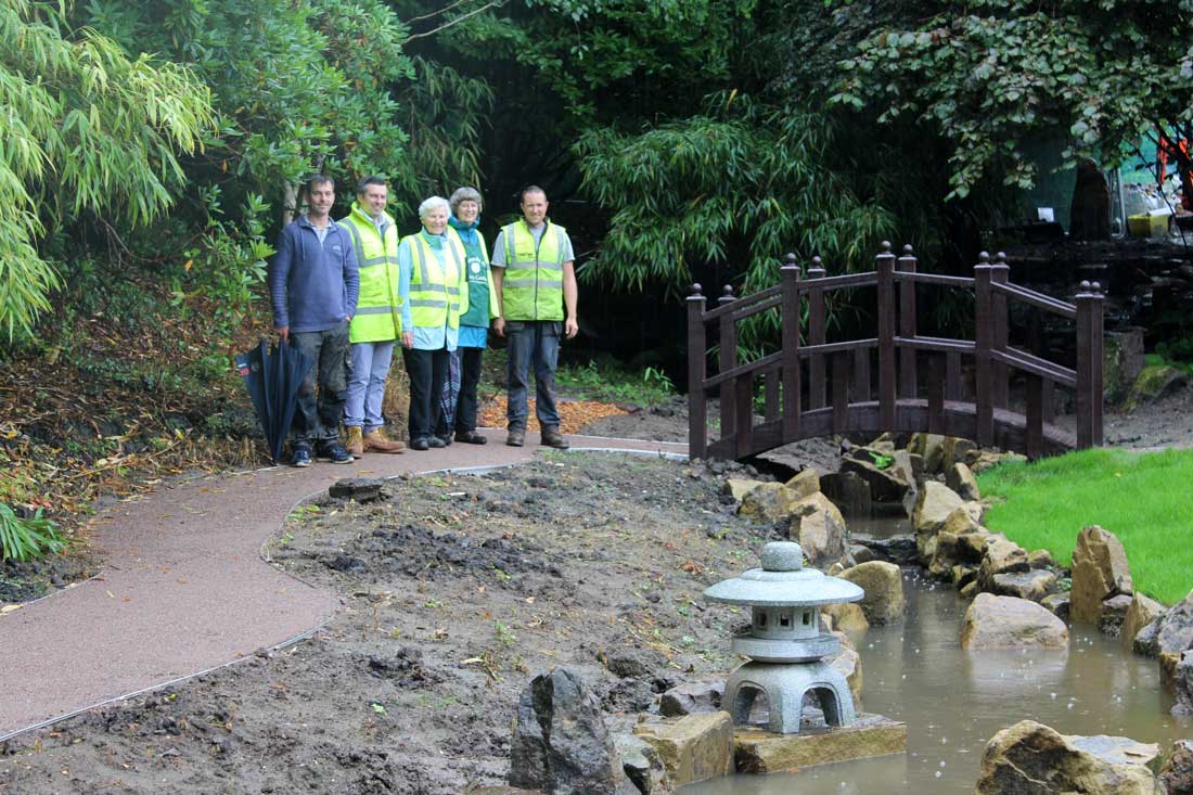 Johnny Clasper (Stone Mason/Sculptor), Russell Towers (TWS Managing Director); Ann Beeby (Friends of Valley Garden); Liz Chidlow (Friends of Valley Garden) and Robert Wood (TWS Site Manager) at the Japanese Garden in Valley Gardens