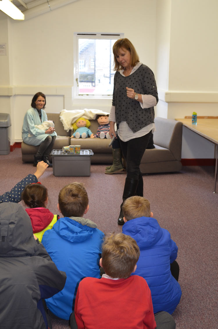 Crucial Crew session in action - healthy and unhealthy relationships