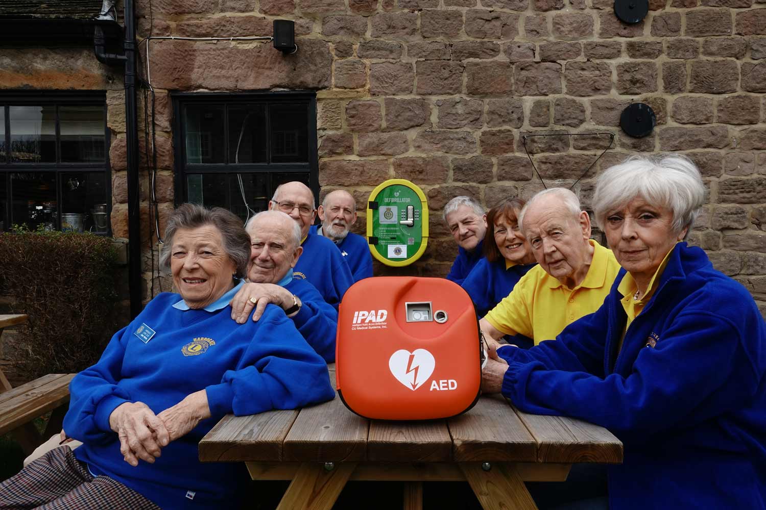 New community defibrillator and CPR training at the Knox in Harrogate HArrogate Lions