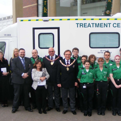 chair-Gordon-Cameron-and-SJA-Volunteers