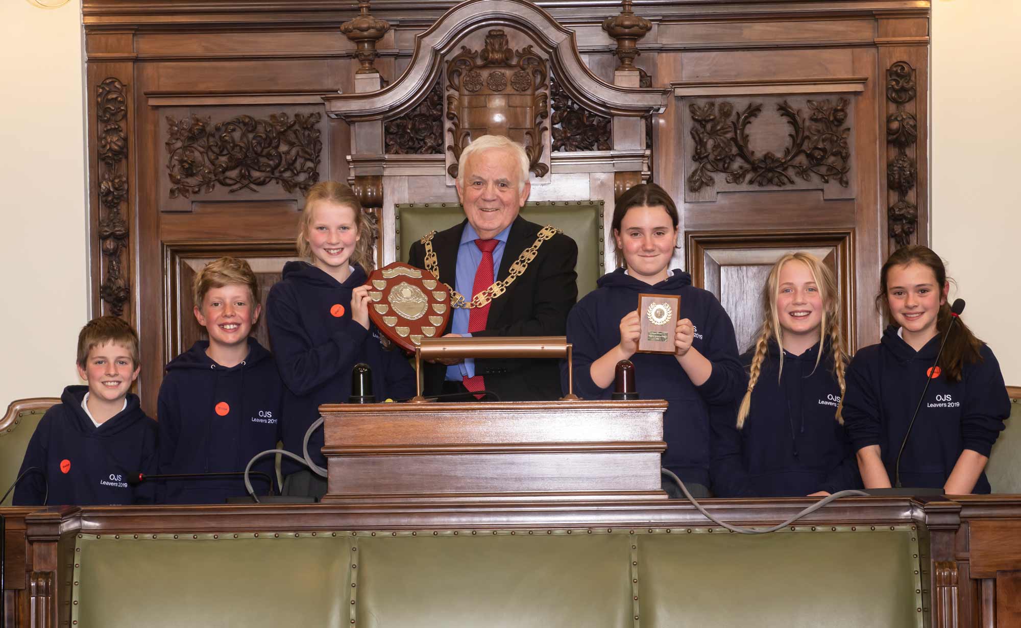 the winning team from Oatlands Junior School in Harrogate with North Yorkshire County Council Chairman, Cllr Jim Clark