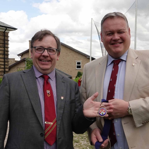 In with the new! Ashvillian Society’s new president, Ian Brown, left, with outgoing president, Simon Donkin