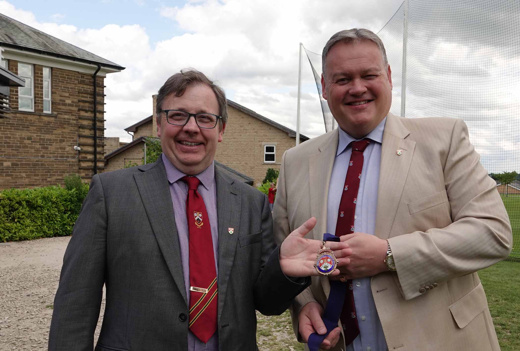 In with the new! Ashvillian Society’s new president, Ian Brown, left, with outgoing president, Simon Donkin