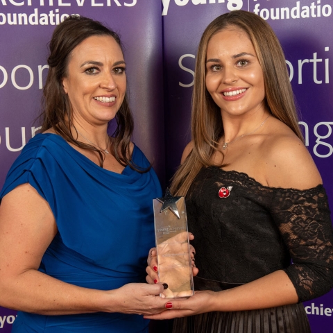 Caroline-Murphy-and-Management-and-Enterprise-winner-Katie-Mountain