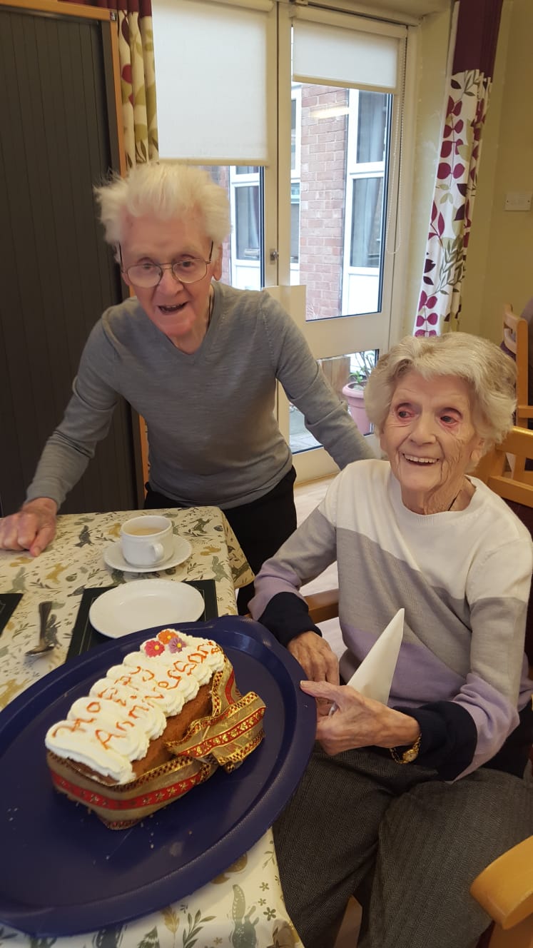 Les and Doris celebrating their anniversary