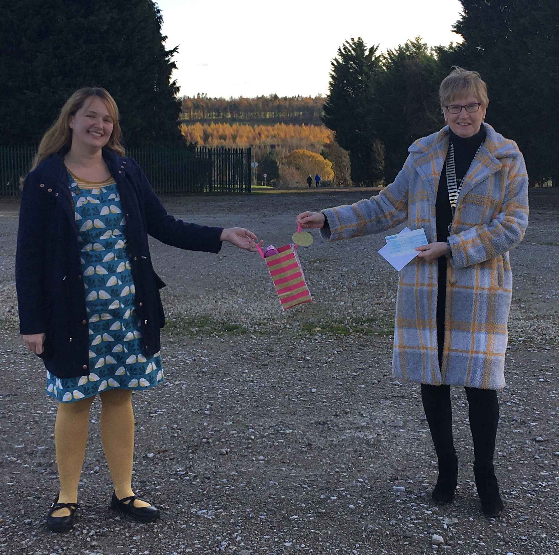 President Sandra presents the Award to Fran at the Yorkshire Show Ground