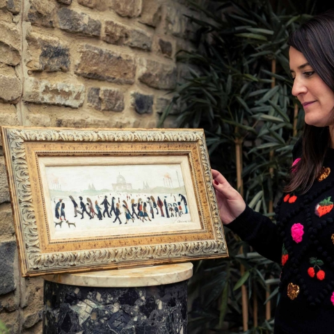 People in a Park with Tennants’ Modern & Contemporary Art Specialist Francesca Young