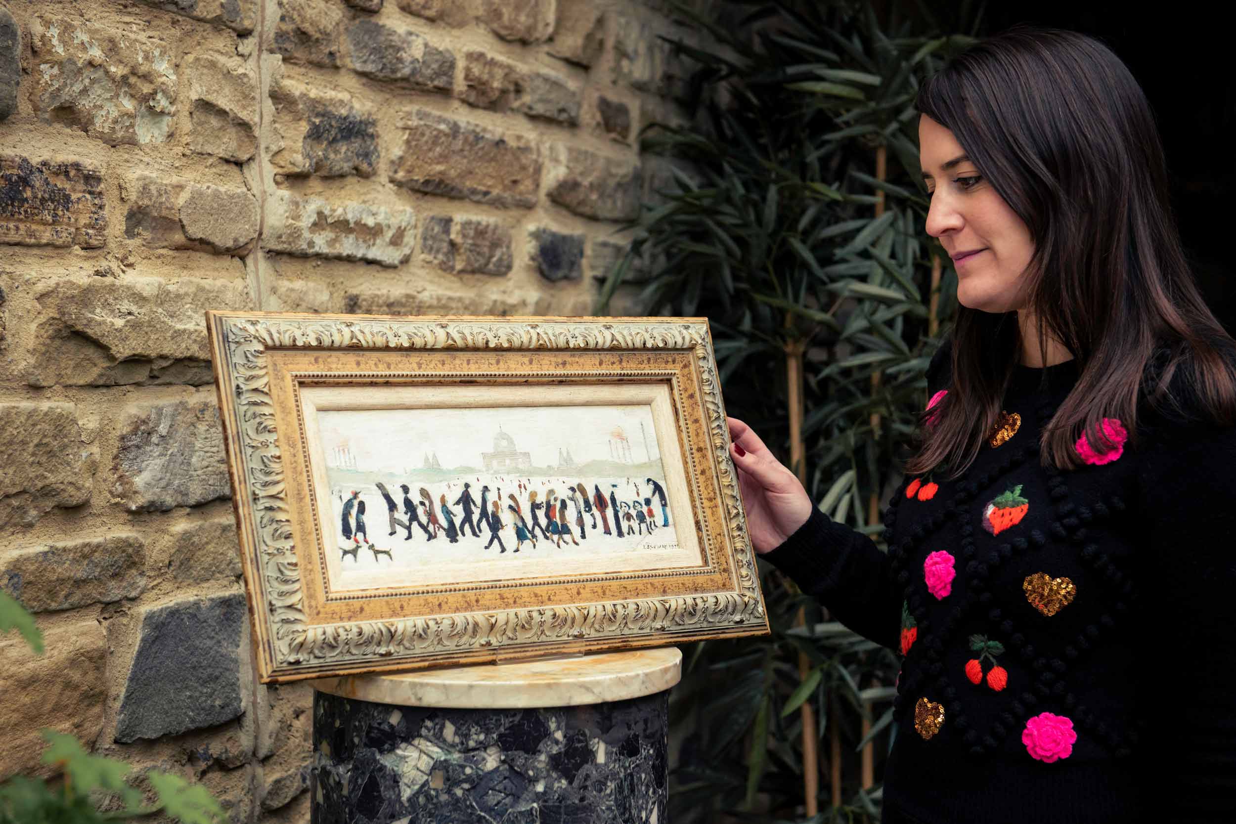 People in a Park with Tennants’ Modern & Contemporary Art Specialist Francesca Young