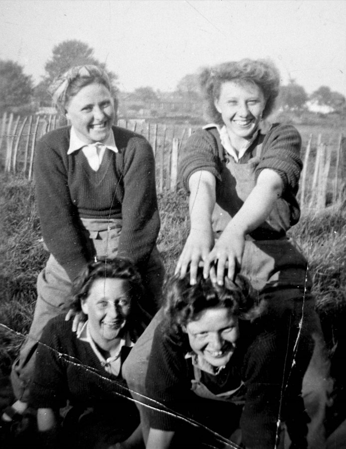 Four land Girls, Kirkby Malzeard