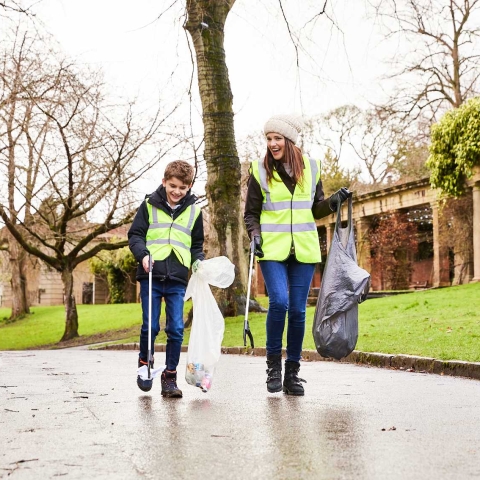Harrogate Spring Water is inviting families and local companies to join in and help Keep Yorkshire Tidy-1