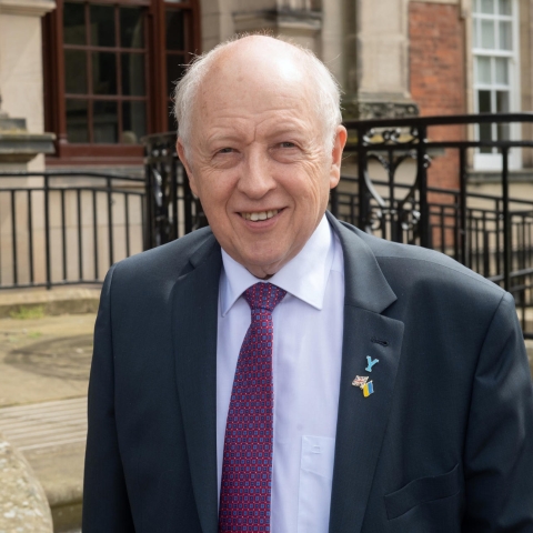 Council leader Carl Les