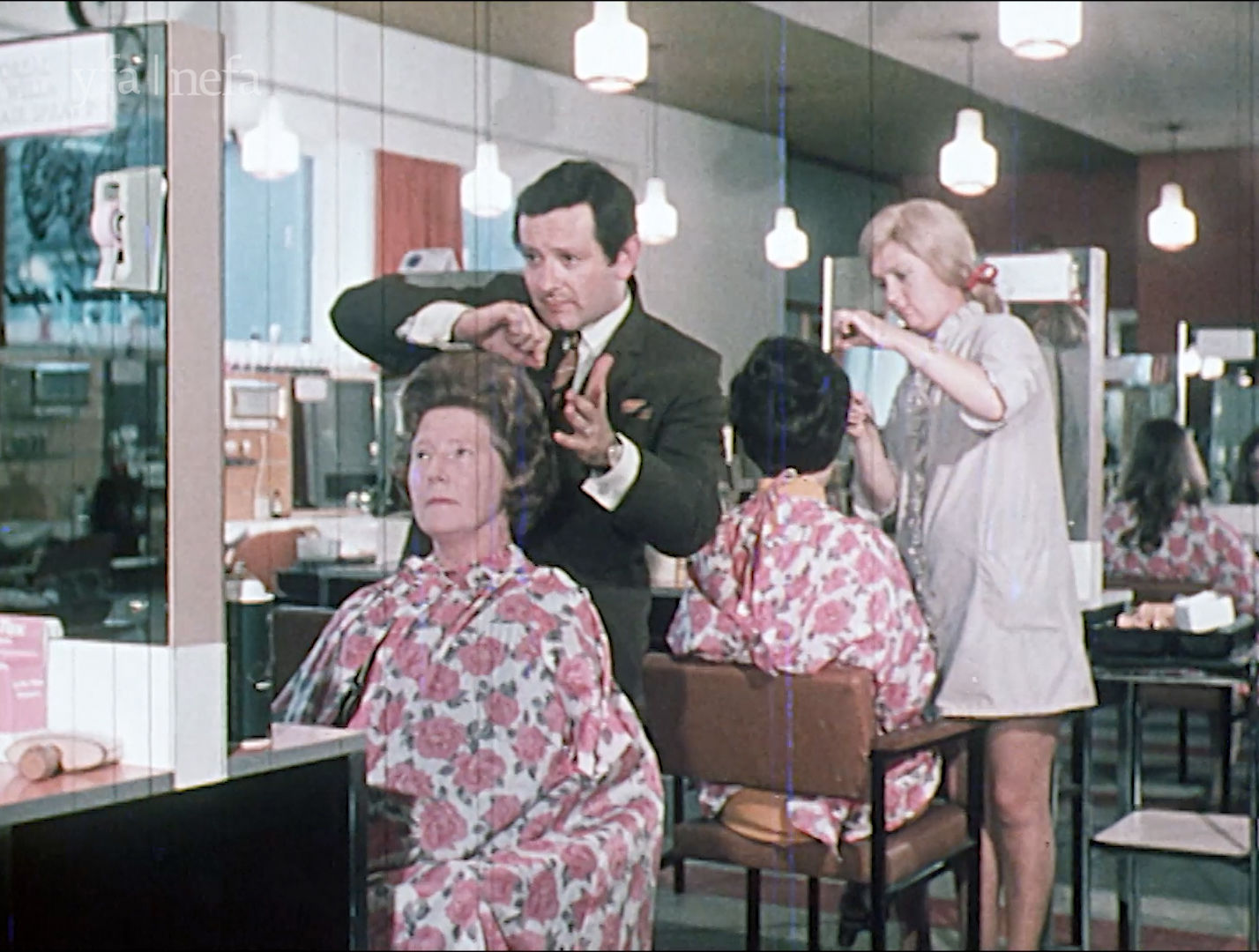 Harrogate Boardroom of the North - hairdressing salon 1970 (c) YFA