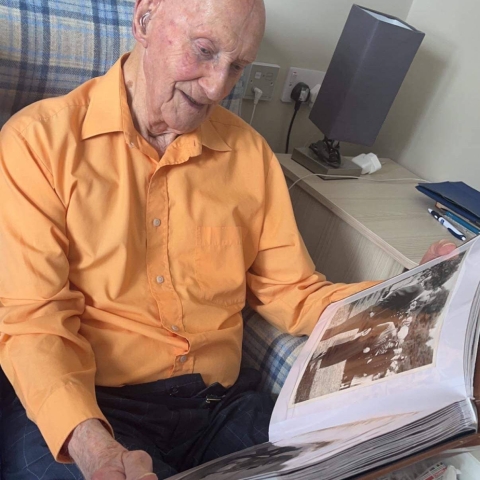 93-year-old former press photographer, John Barnes, has been sharing his memories of photographing Queen Elizabeth II