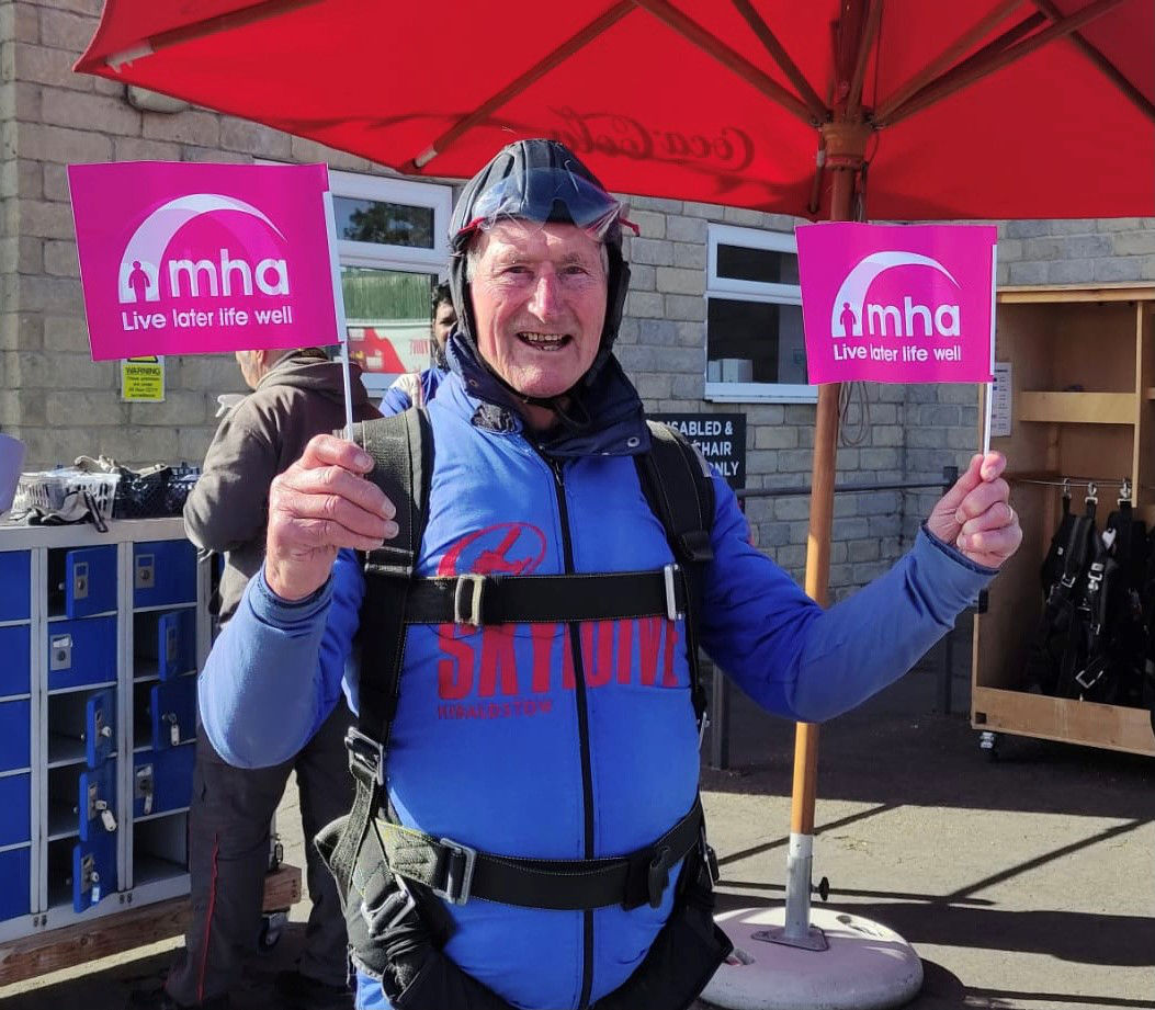 Harrogate man Frank Ward has completed a skydive from 15,000 feet to celebrate his 90th birthday and raise funds for his wife’s care home.