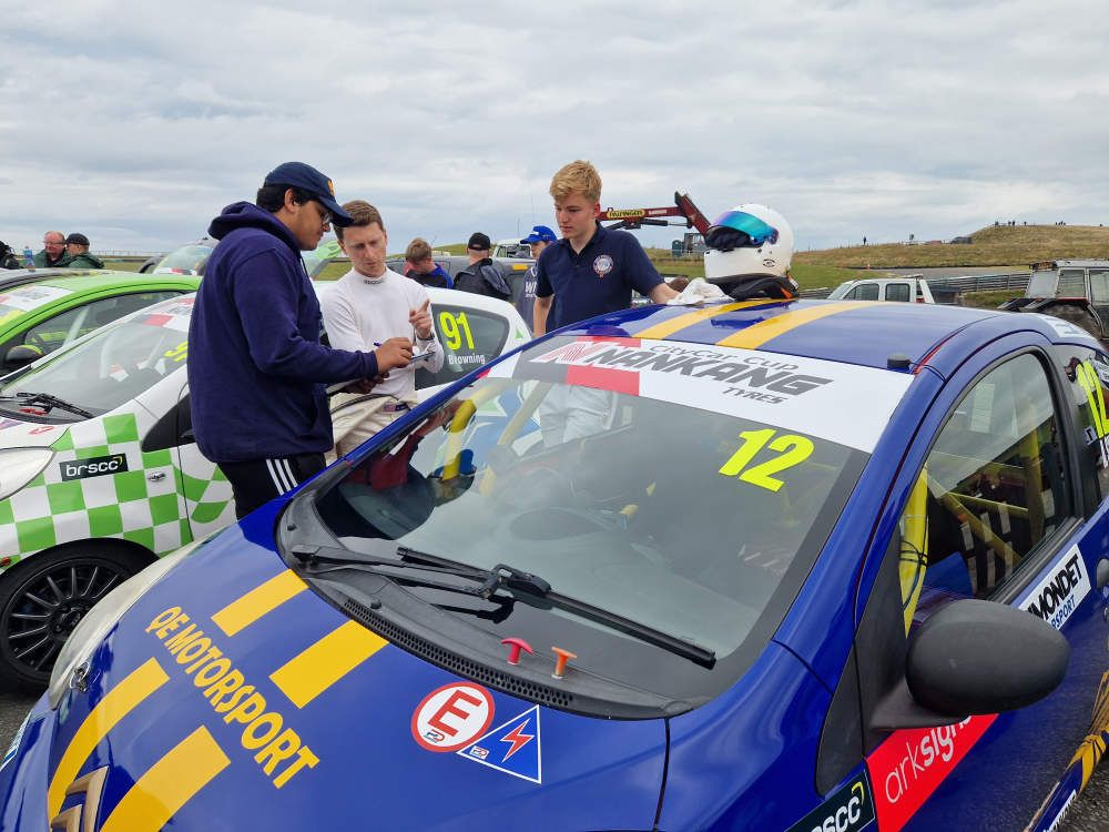 Team with Driver, Arthur Simondet