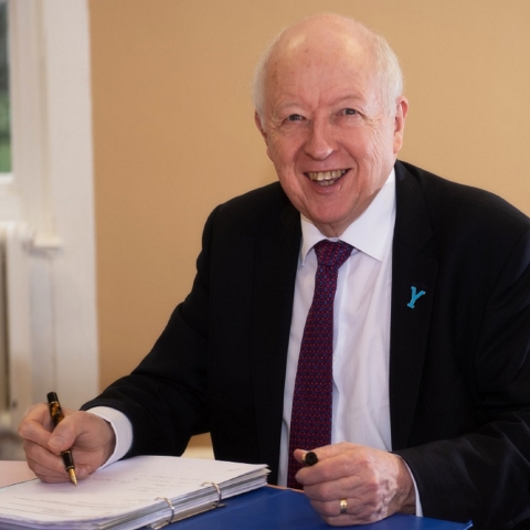 Cllr Carl Les