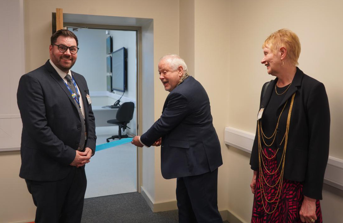 York College The Mayor cuts the ribbon watched by the Lady Mayoress and York College Acting Chief Executive and Principal Ken Merry