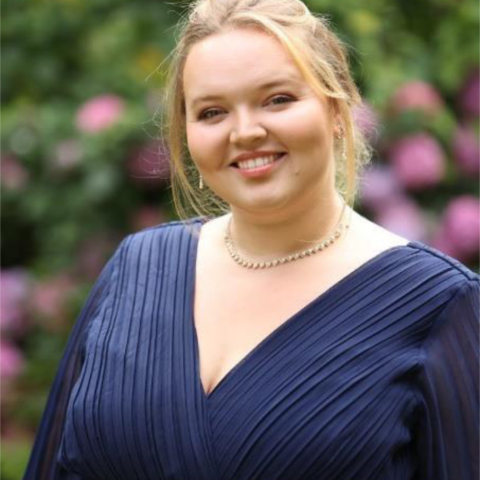 Daisy Lapworth has recently completed her studies at the Royal Conservatoire of Scotland.