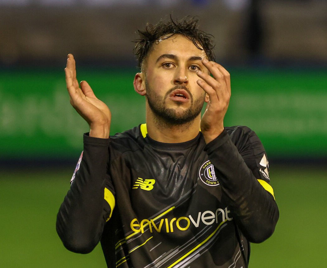 Levi Sutton signs up for 2025/26 with Harrogate Town AFC