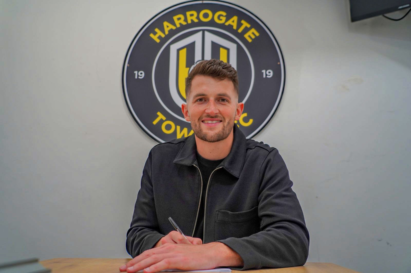 Tom Bradbury becomes Harrogate Town’s fifth Summer signing